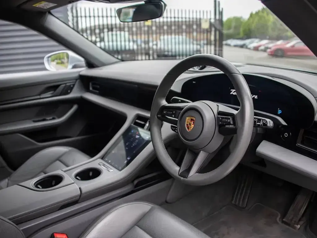 Used Porsche Taycan 4S Cross Turismo Cross Turismo 92 kW (126 HP) 2022 Estate