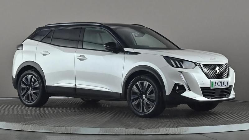 Used Peugeot 2008 Premium 100 kW (136 HP) 2022 White SUV