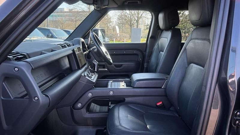 Used Land Rover Defender HSE Dynamic 404 HP (297 kW) 2024 Grey SUV