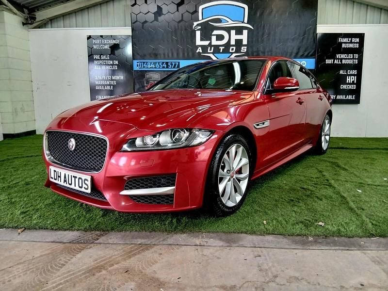 Used Jaguar XF R-Sport 180 HP (132 kW) 2017 Red Sedan