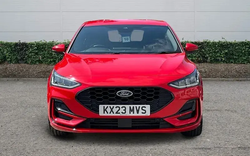 Used Ford Focus ST-Line 125 HP (91 kW) 2023 Red Hatchback