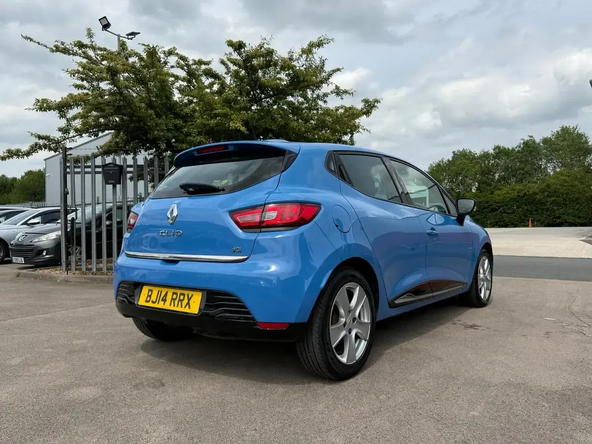 Used Renault Clio Dynamique 90 HP (66 kW) 2014 Blue Hatchback