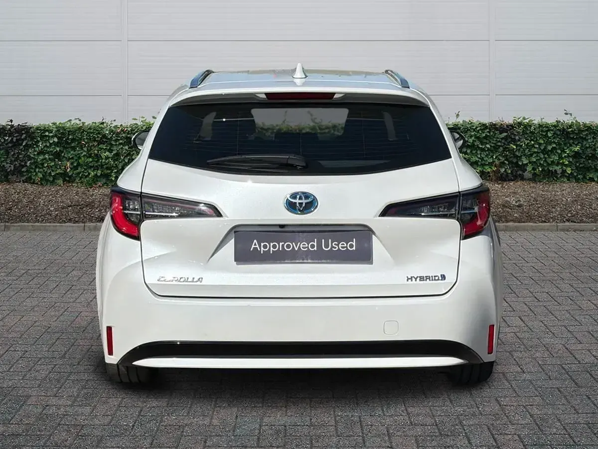 Usado Toyota Corolla 2023 Branco Carrinha
