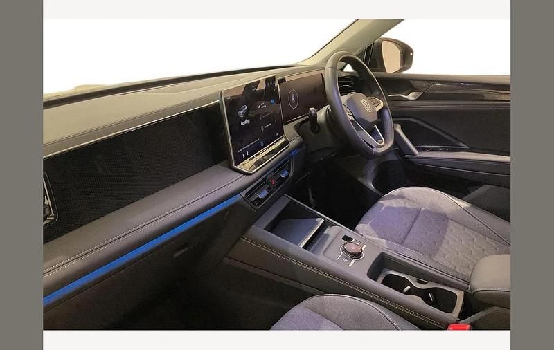 Used VW Tiguan Edition 150 HP (110 kW) 2024 Green SUV