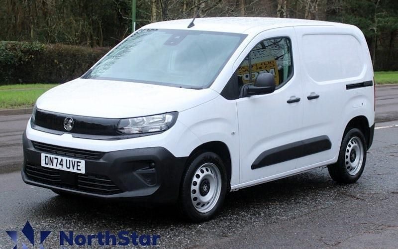 Used Vauxhall Combo S 102 HP (75 kW) 2024 White Van