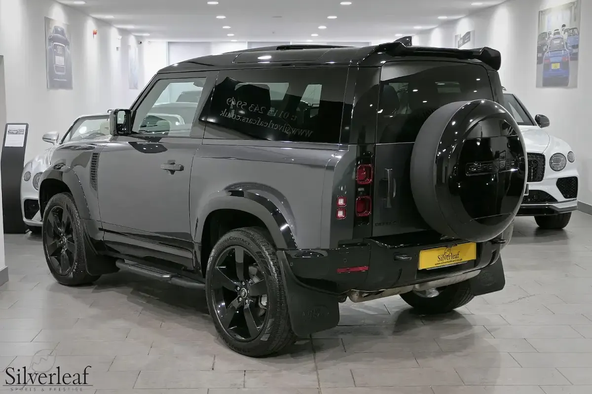 Used Land Rover Defender HSE Dynamic 250 HP (183 kW) 2024 Grey SUV
