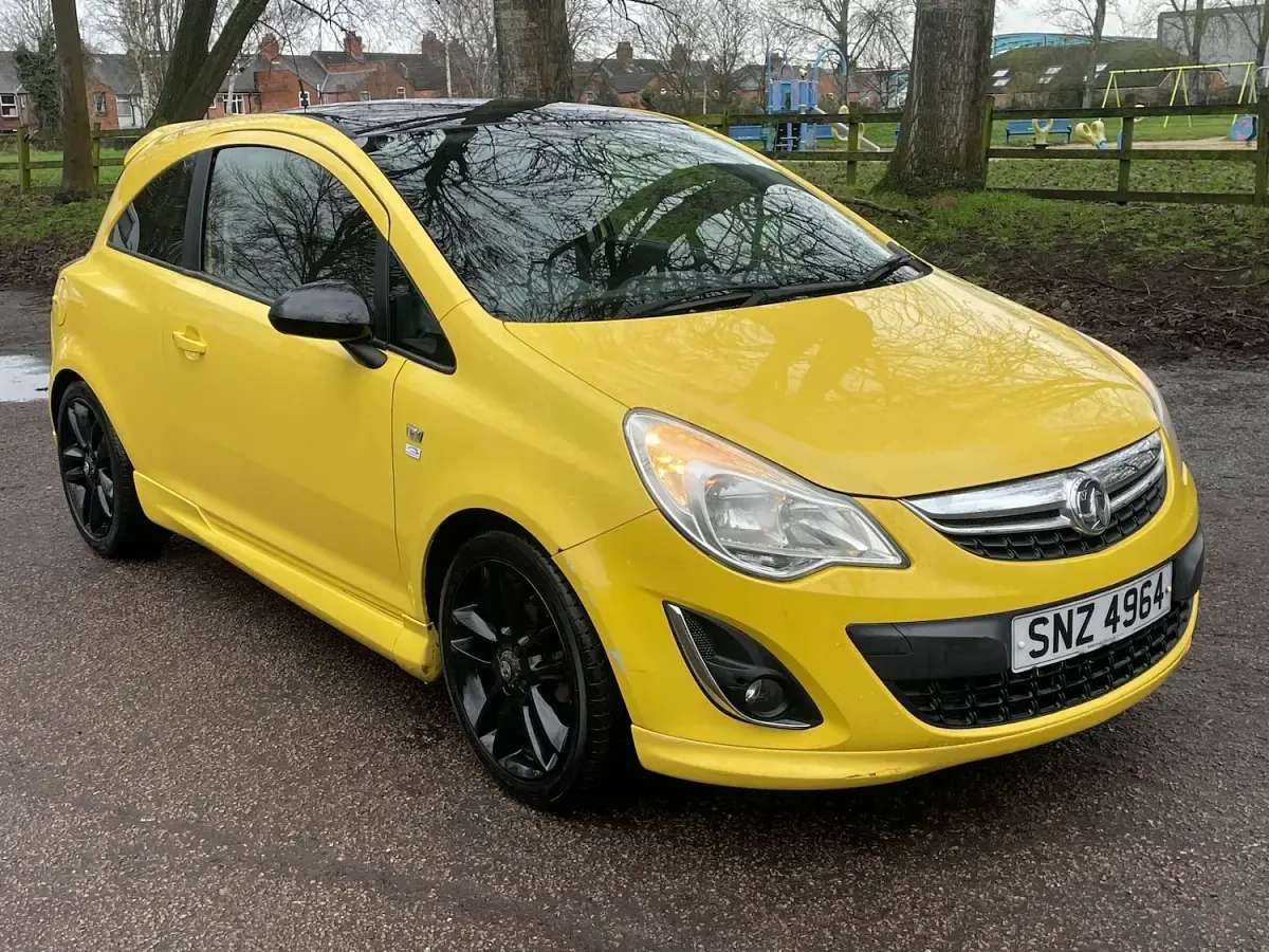 Usado Vauxhall Corsa Edition 2013 Amarelo Citadino