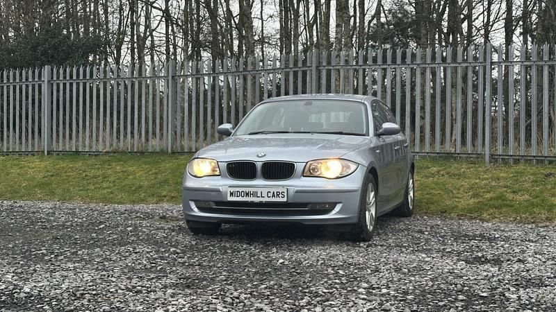 Usado BMW 118 143 HP (105 kW) 2009 Azul Citadino