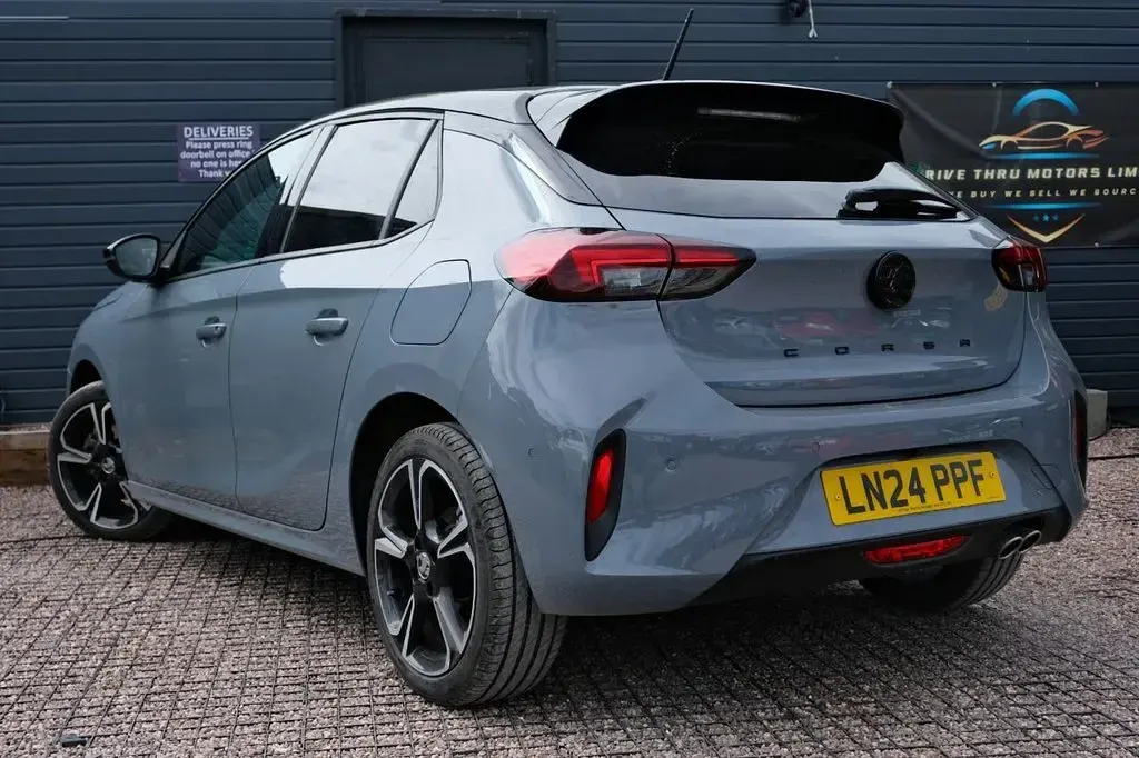 Usado Vauxhall Corsa S 130 HP (95 kW) 2024 Cinzento Citadino