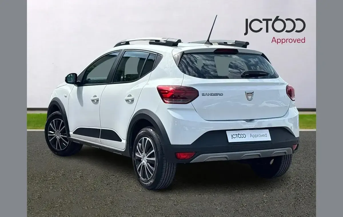 Used Dacia Sandero Comfort 90 HP (66 kW) 2022 White Hatchback