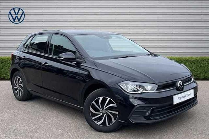 Used VW Polo Life 80 HP (58 kW) 2024 Black Hatchback