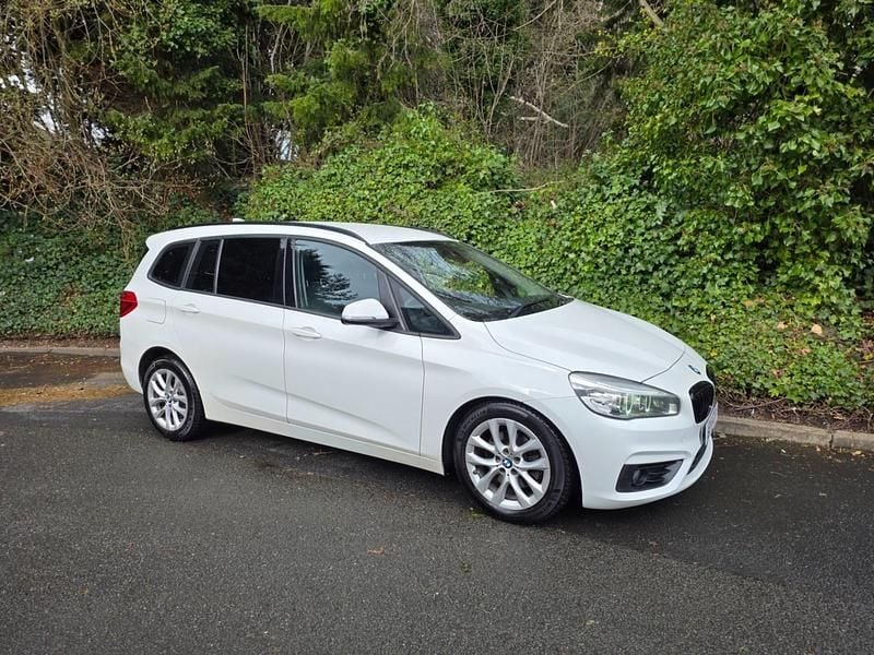 Begagnad BMW 218 2017 Vit Kombi