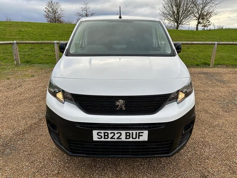 Used Peugeot Partner Premium 2022 White MPV