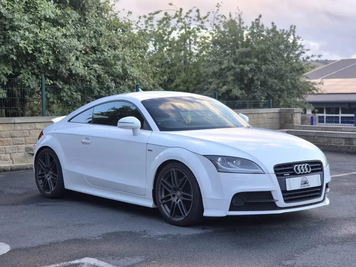 Used Audi TT Black Edition 170 HP (125 kW) 2013 White Coupe