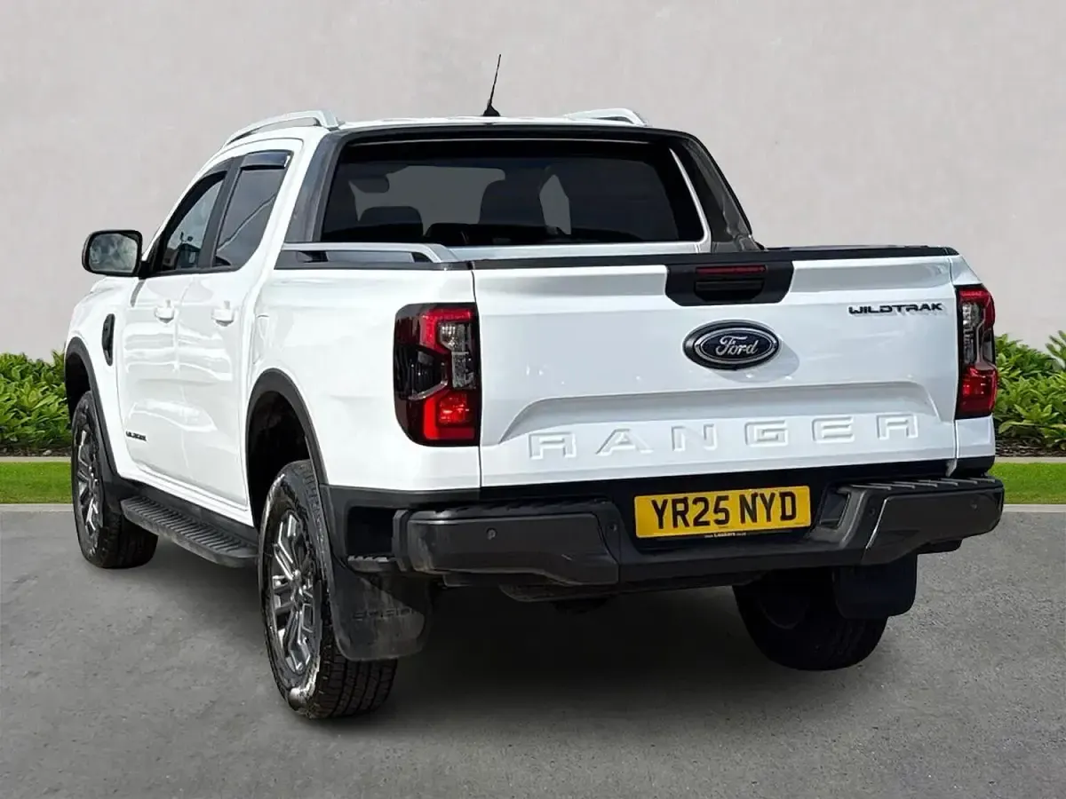 Used Ford Ranger Wildtrack 240 HP (176 kW) 2025 White Pickup