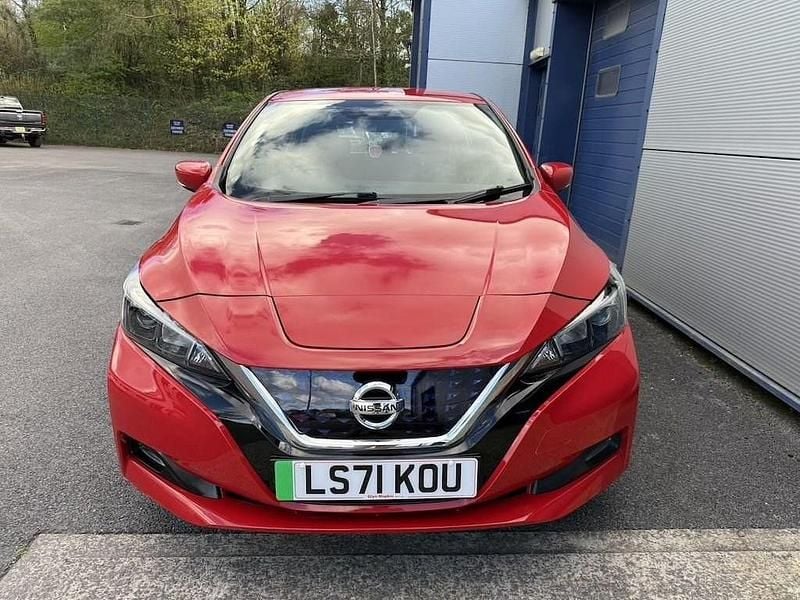 Used Nissan Leaf Acenta 110 kW (150 HP) 2021 Red Hatchback
