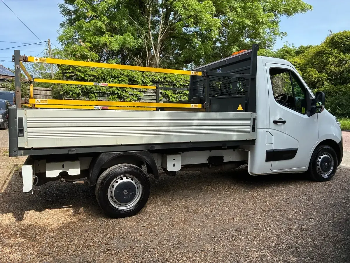 Used Renault Master Business 2019 White Cabriolet