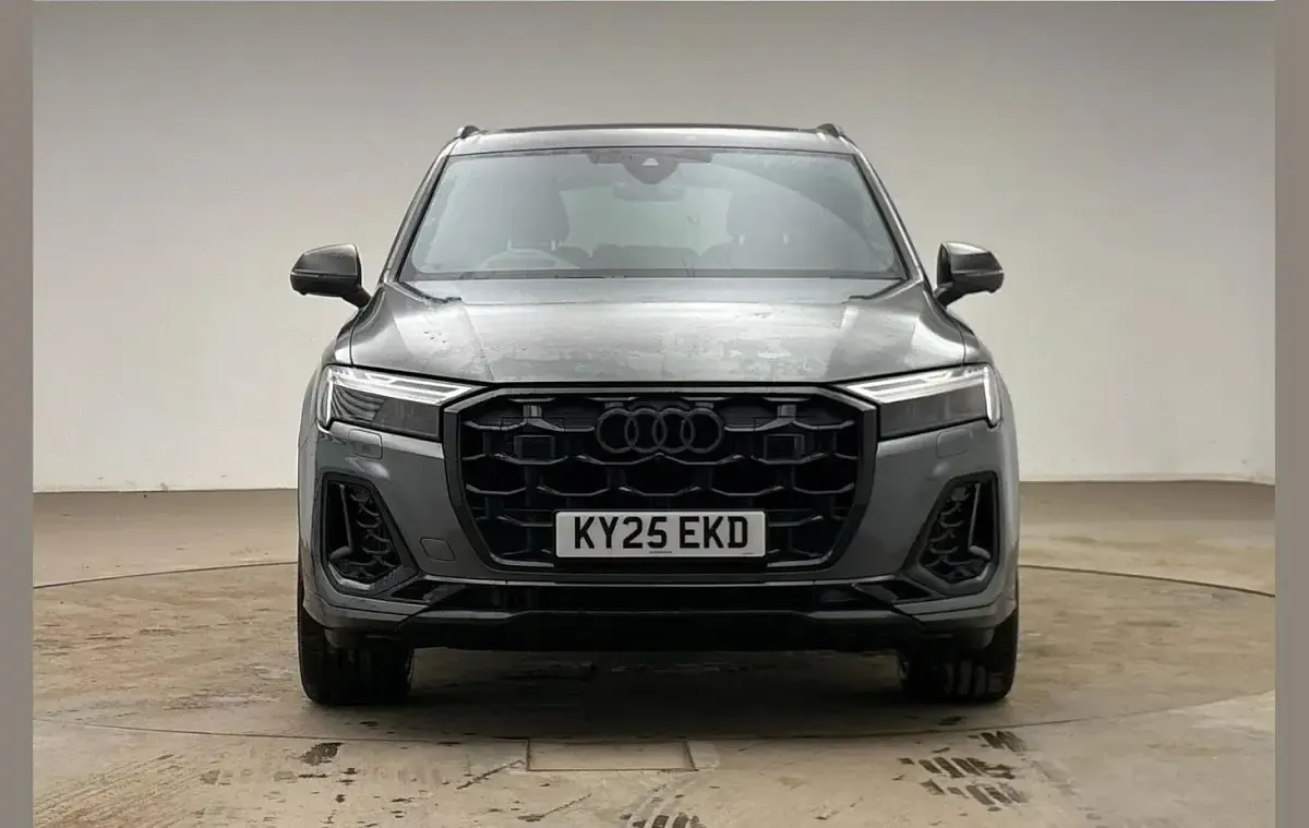 Used Audi Q7 Black Edition 394 HP (289 kW) 2025 Grey SUV