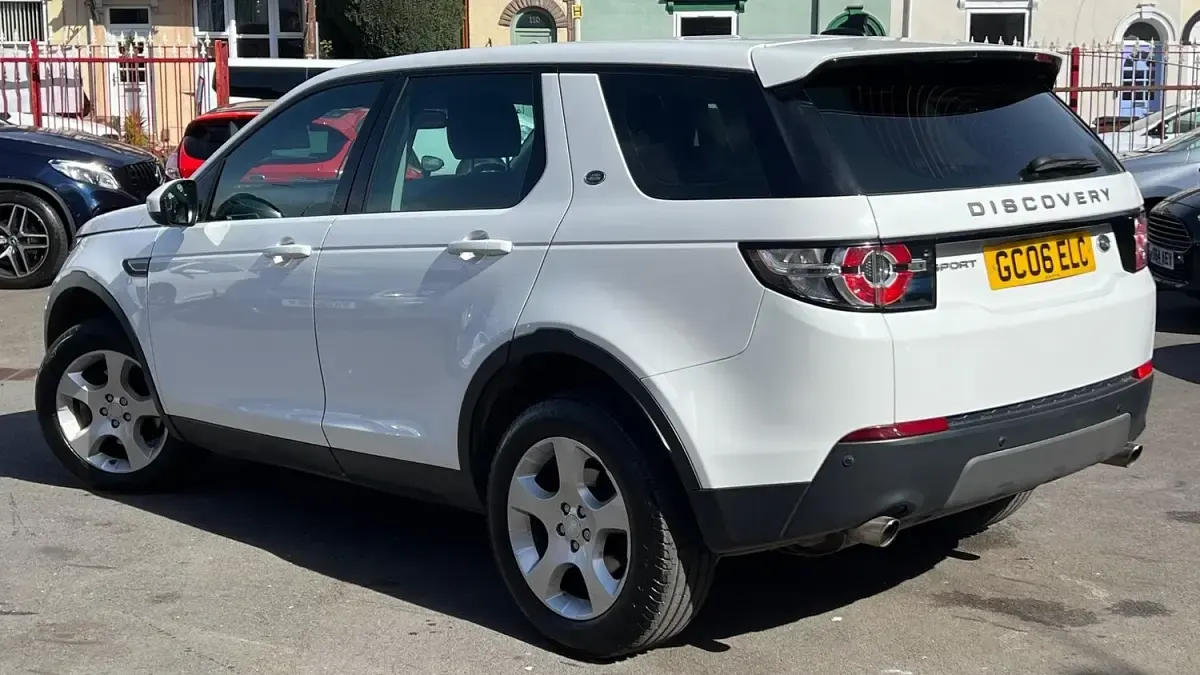 Used Land Rover Discovery Sport SE 2016 White SUV