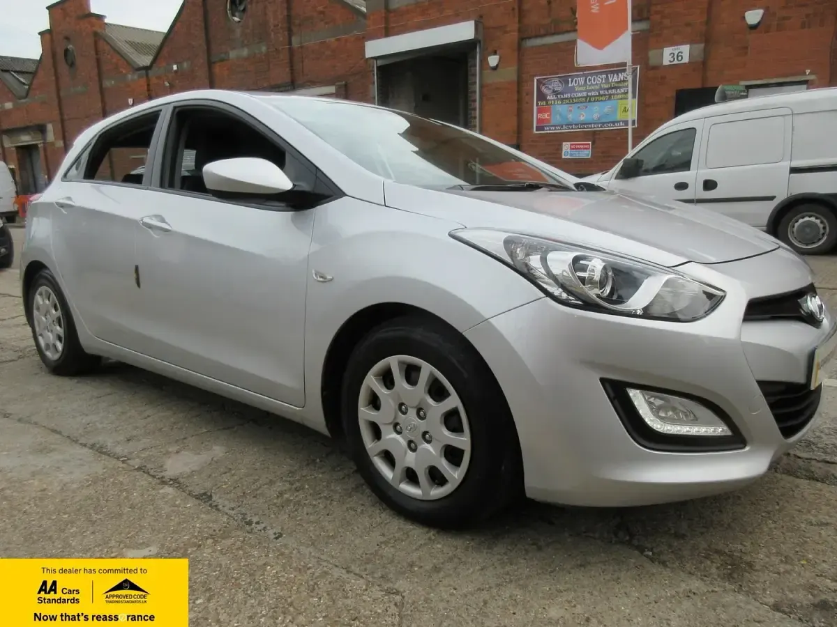 Used Hyundai i30 Classic 100 HP (73 kW) 2013 Silver Hatchback