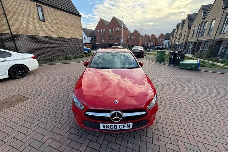 Used Mercedes A180 Executive 116 HP (85 kW) 2018 Red Hatchback