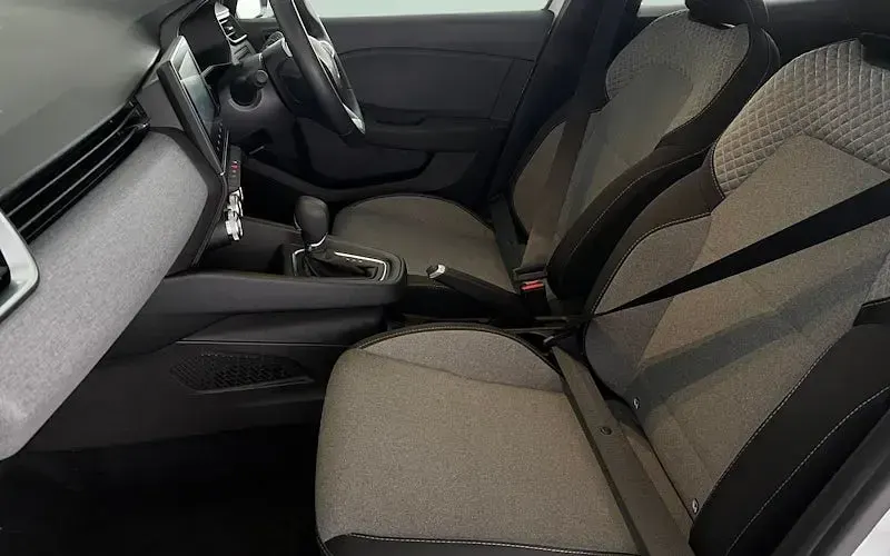 Used Renault Clio Evolution 143 HP (105 kW) 2025 Hatchback