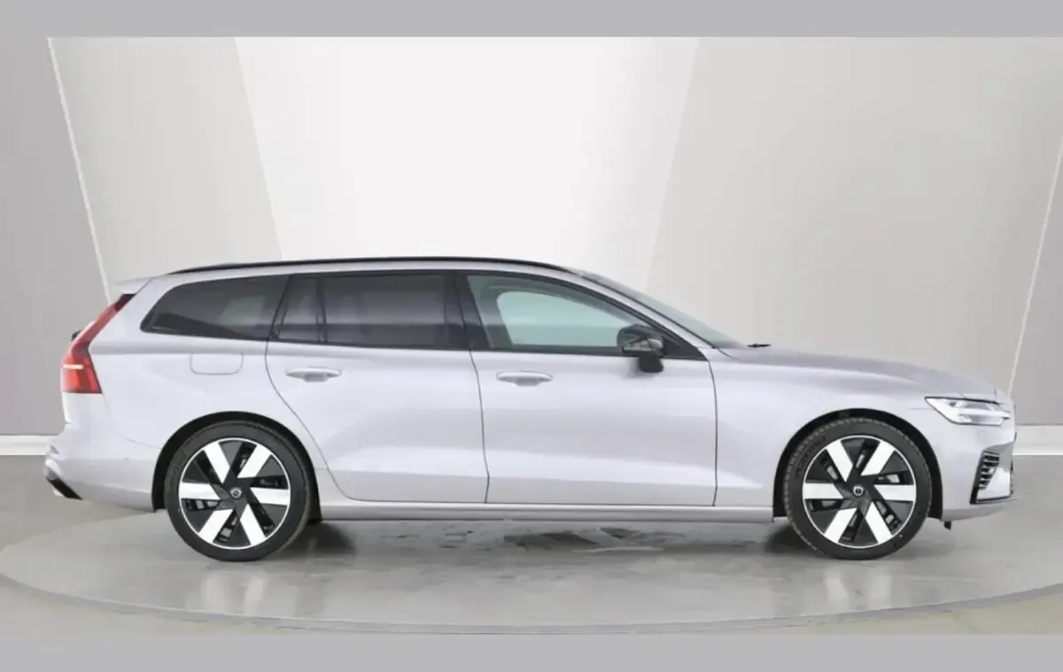 Used Volvo V60 Ultra 455 HP (334 kW) 2025 Silver Estate