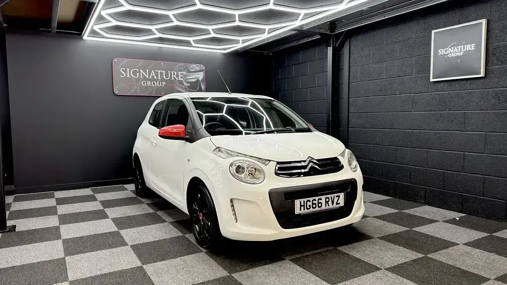 Used Citroën C1 Furio 82 HP (60 kW) 2017 White Hatchback
