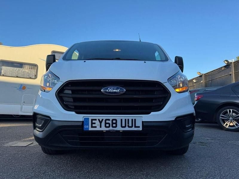 Used Ford Transit Custom 105 HP (77 kW) 2018 White Van