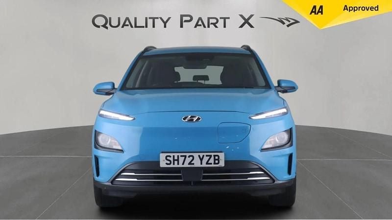 Second-hand Hyundai Kona SE 100 kW (136 CP) 2023 Albastru SUV