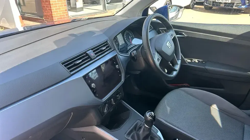 Used Seat Arona SE Technology 95 HP (69 kW) 2020 Metallic  mystery blue with grey roof SUV