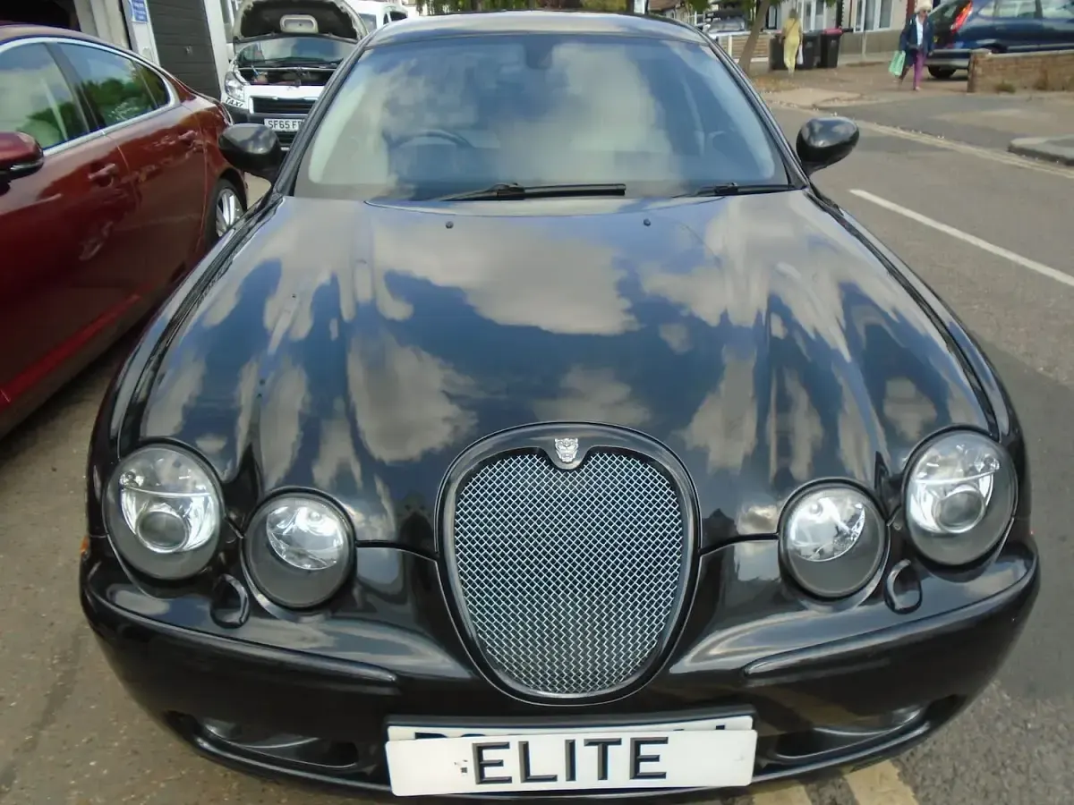 Used Jaguar S-Type R 400 HP (294 kW) 2002 Black Sedan