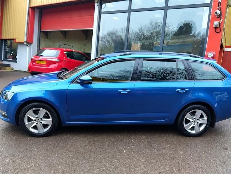 Używany Skoda Octavia SE 150 KM (110 kW) 2017 Niebieski Kombi