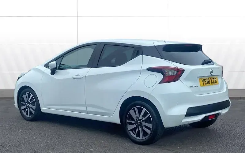 Used Nissan Micra N-Connecta 90 HP (66 kW) 2018 White Hatchback