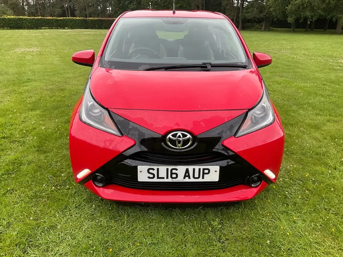 Used Toyota Aygo X-play 69 HP (50 kW) 2016 Red Hatchback