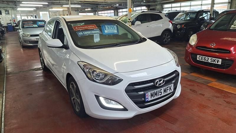 Used Hyundai i30 SE 120 HP (88 kW) 2015 White Hatchback