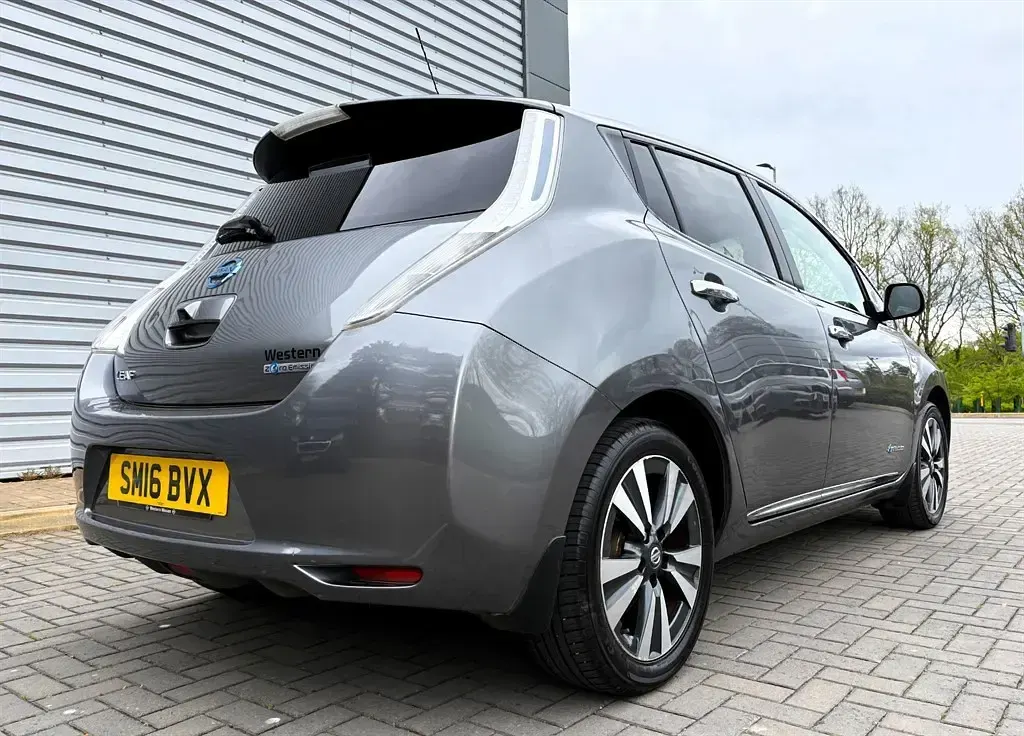 Used Nissan Leaf Tekna 30 kW (41 HP) 2016 Hatchback