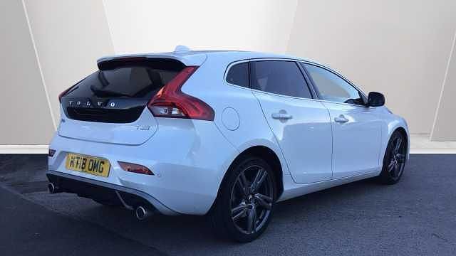 Used Volvo V40 R-Design 150 HP (110 kW) 2019 Hatchback