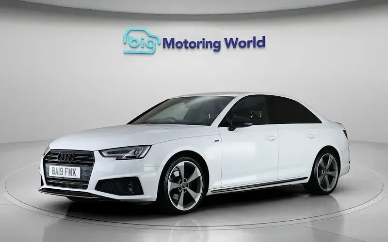 Second-hand Audi A4 Black Edition 150 CP (110 kW) 2019 Alb Berlinǎ