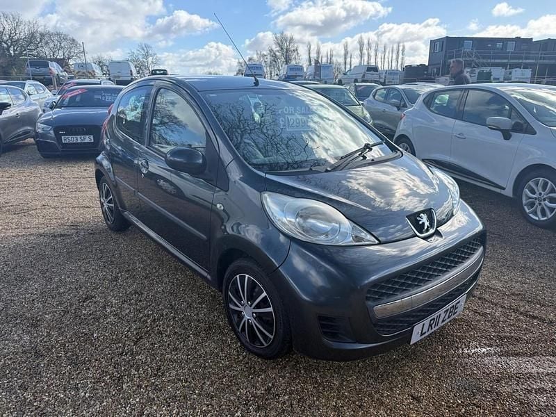 Used Peugeot 107 68 HP (50 kW) 2011 Grey Hatchback