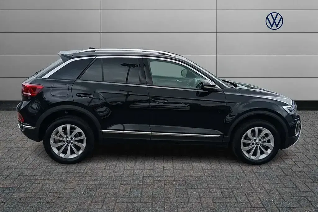 Usado VW T-Roc Style 150 HP (110 kW) 2025 Preto SUV