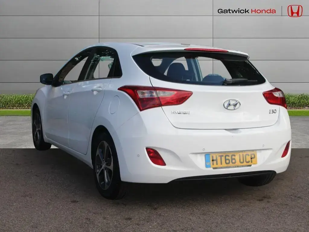 Used Hyundai i30 SE 2017 White Hatchback