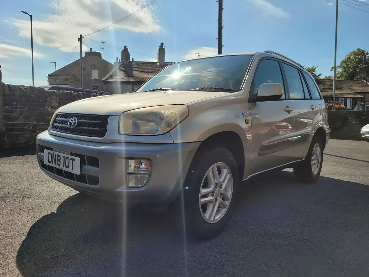 Used Toyota RAV4 147 HP (108 kW) 2003 Beige SUV