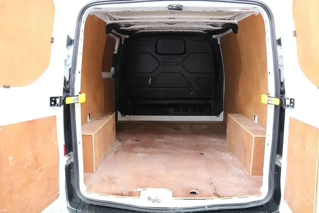 Begagnad Ford Transit Custom 105 HK (77 kW) 2022 Vit