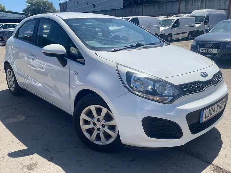 White Used 2014 Kia Rio Hatchback | £3,195 (Good price) - Image 1/4