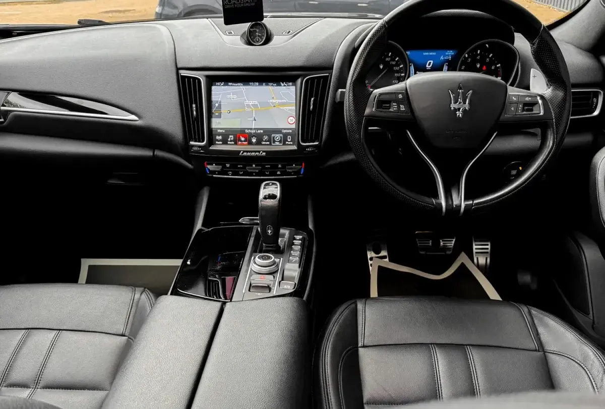 Used Maserati Levante GranLusso 275 HP (202 kW) 2019 Black SUV