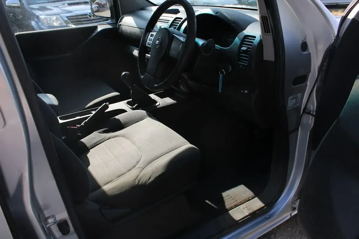 Used Nissan Navara Visia 2014 Silver Pickup