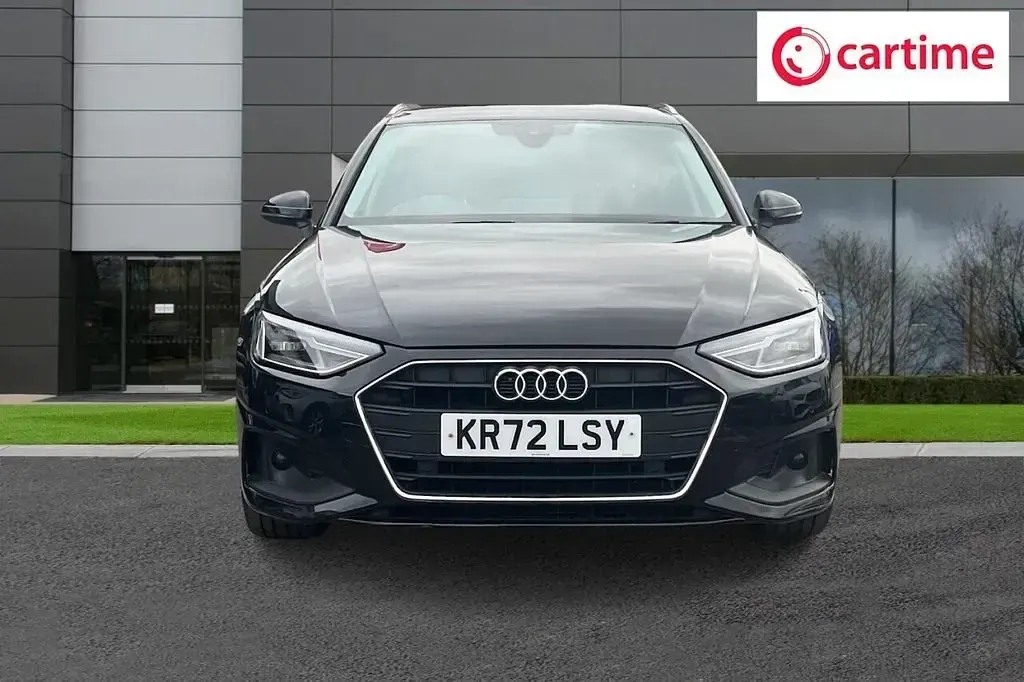 Usado Audi A4 Comfort 163 CV (119 kW) 2023 Negro Familiar