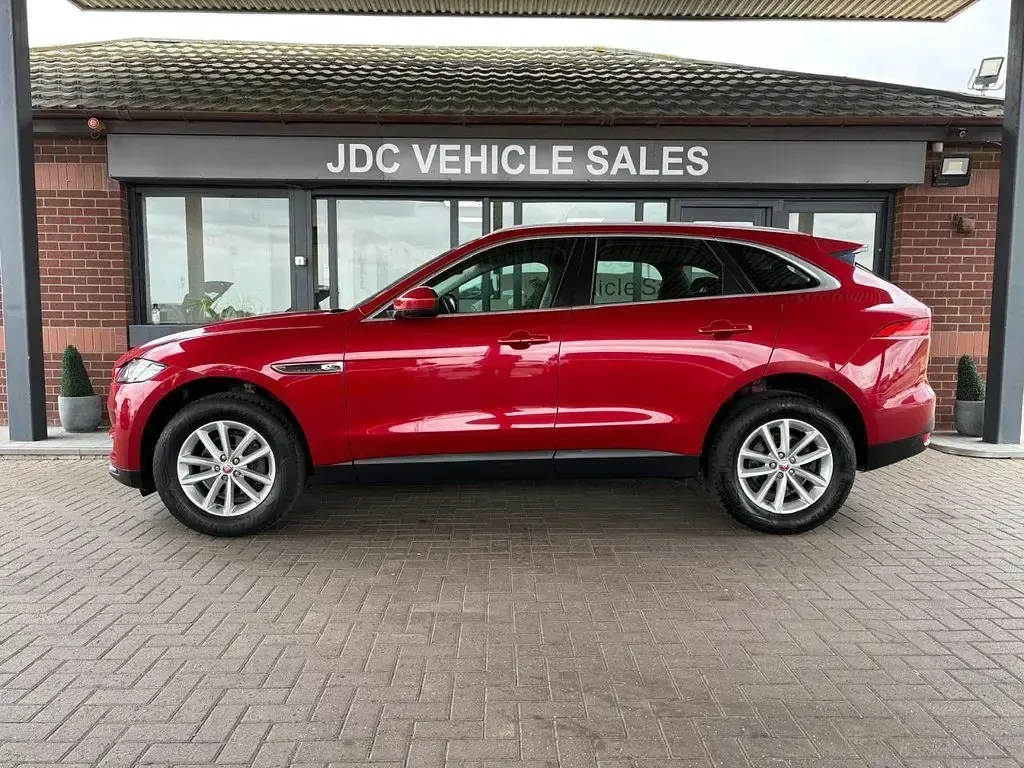 Used Jaguar F-Pace Prestige 180 HP (132 kW) 2016 Red SUV
