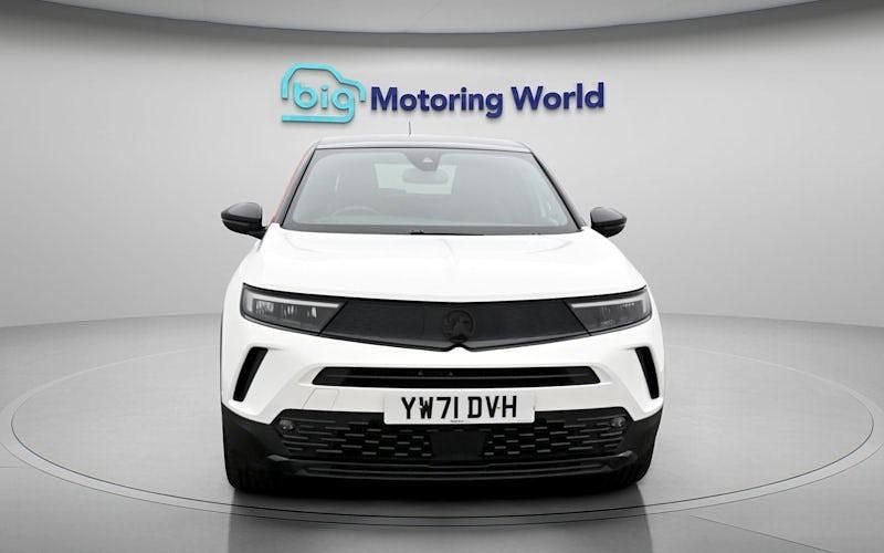 Used Vauxhall Mokka SRi 131 HP (96 kW) 2022 White SUV
